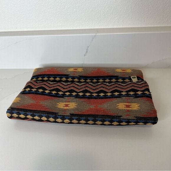 Moda Luxe Women's Removeable Chain Strap For a Crossbody Clutch Wallet - Picture 3 of 9